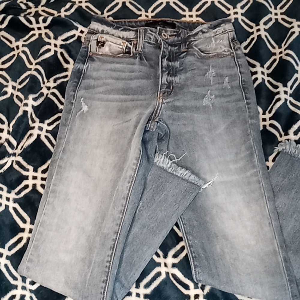 BRAND NEW stylish jeans strait leg